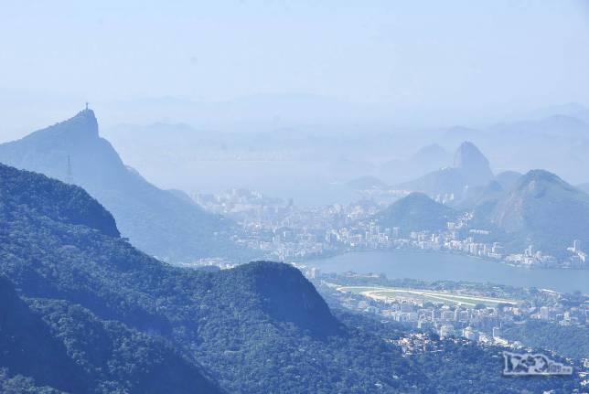 A magnífica vista do Rio de Janeiro que se tem  na parte alta da Trilha da Pedra da Gavea, no Parque Nacional da Tijuca